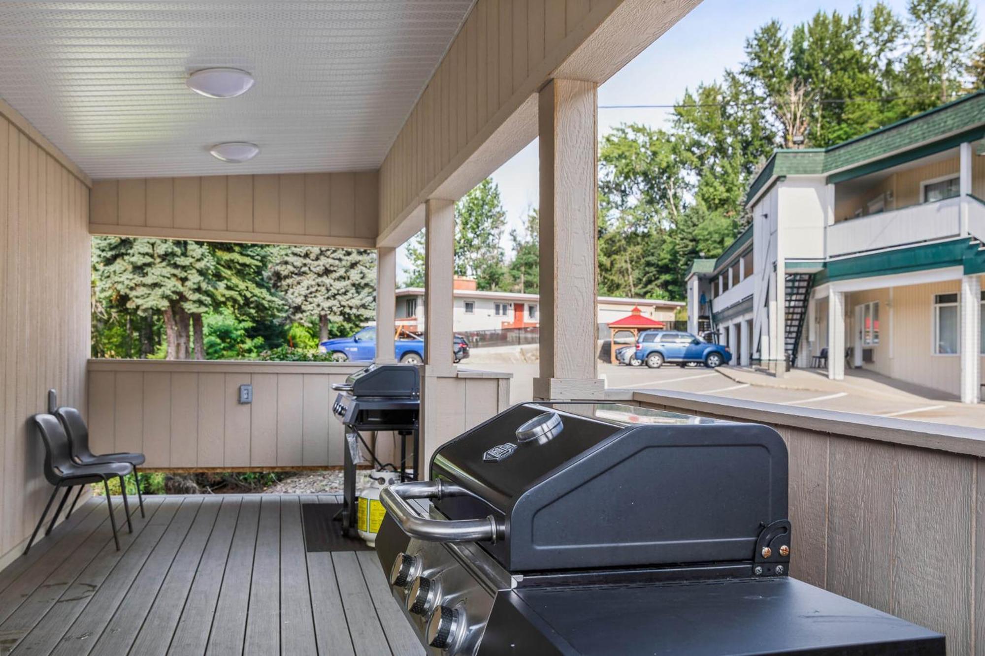 Glenwood Inn & Suites Trail Exterior photo
